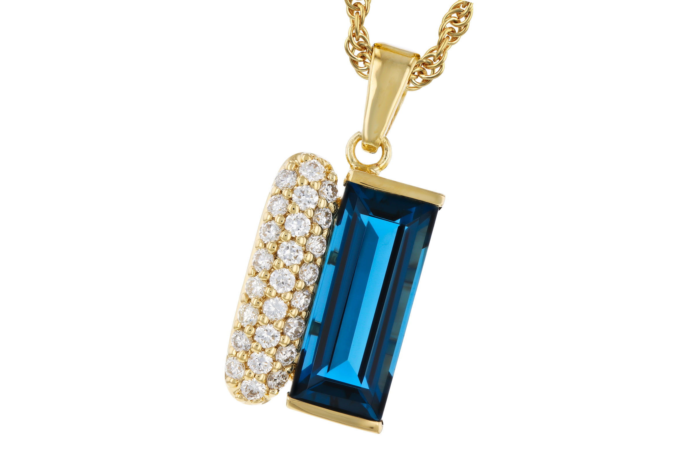 K339-10936: NECK 2.67 LONDON BLUE TOPAZ 2.92 TGW (12x5MM BT)